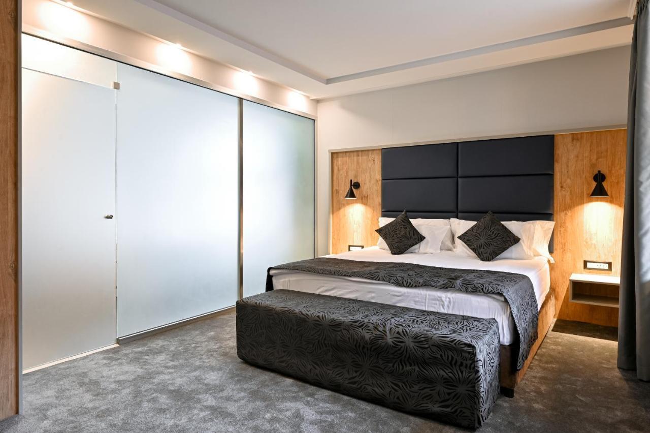 Grand Hotel Velingrad Kültér fotó A bedroom at the hotel