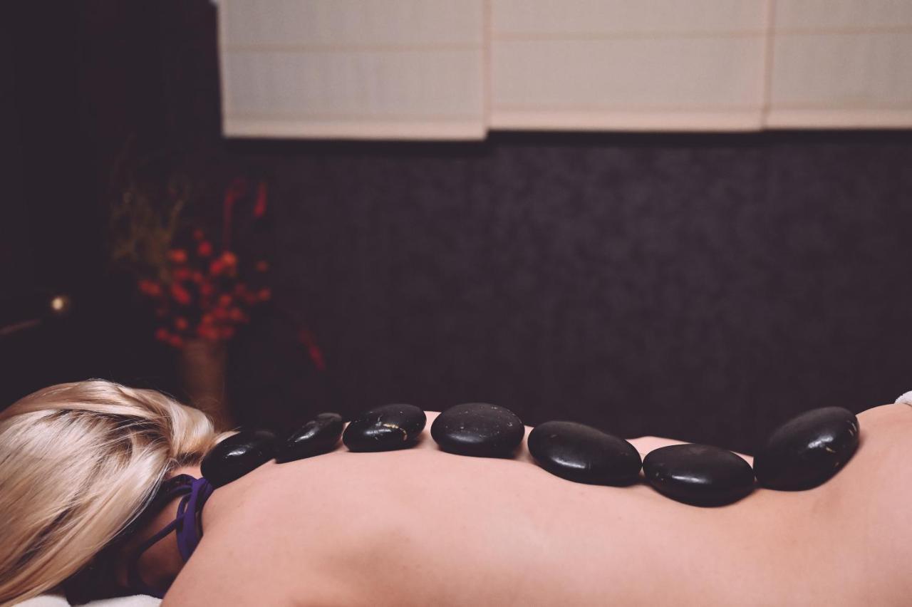 Grand Hotel Velingrad Kültér fotó Hot stone massage