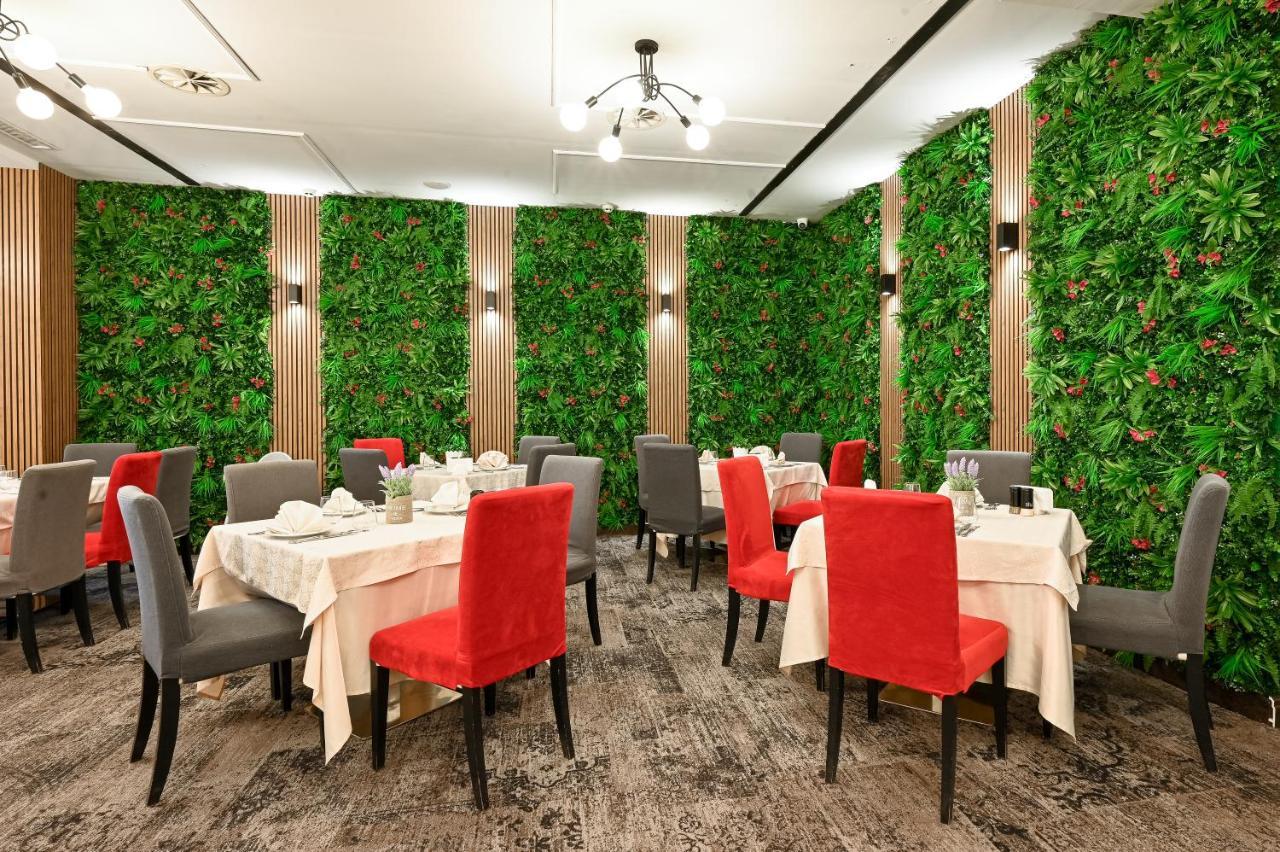 Grand Hotel Velingrad Kültér fotó Interior of the restaurant