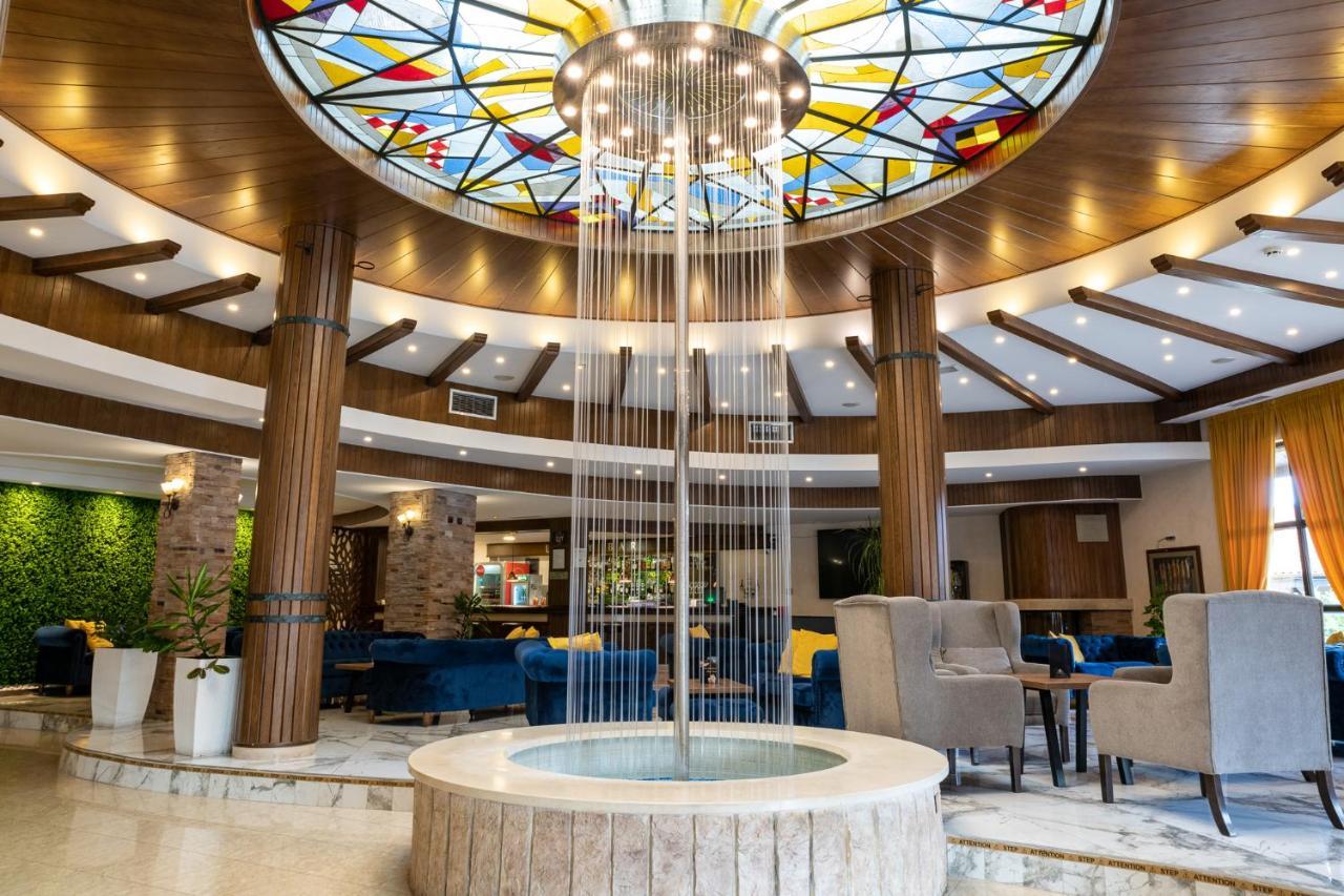 Grand Hotel Velingrad Kültér fotó Fountain at the lobby