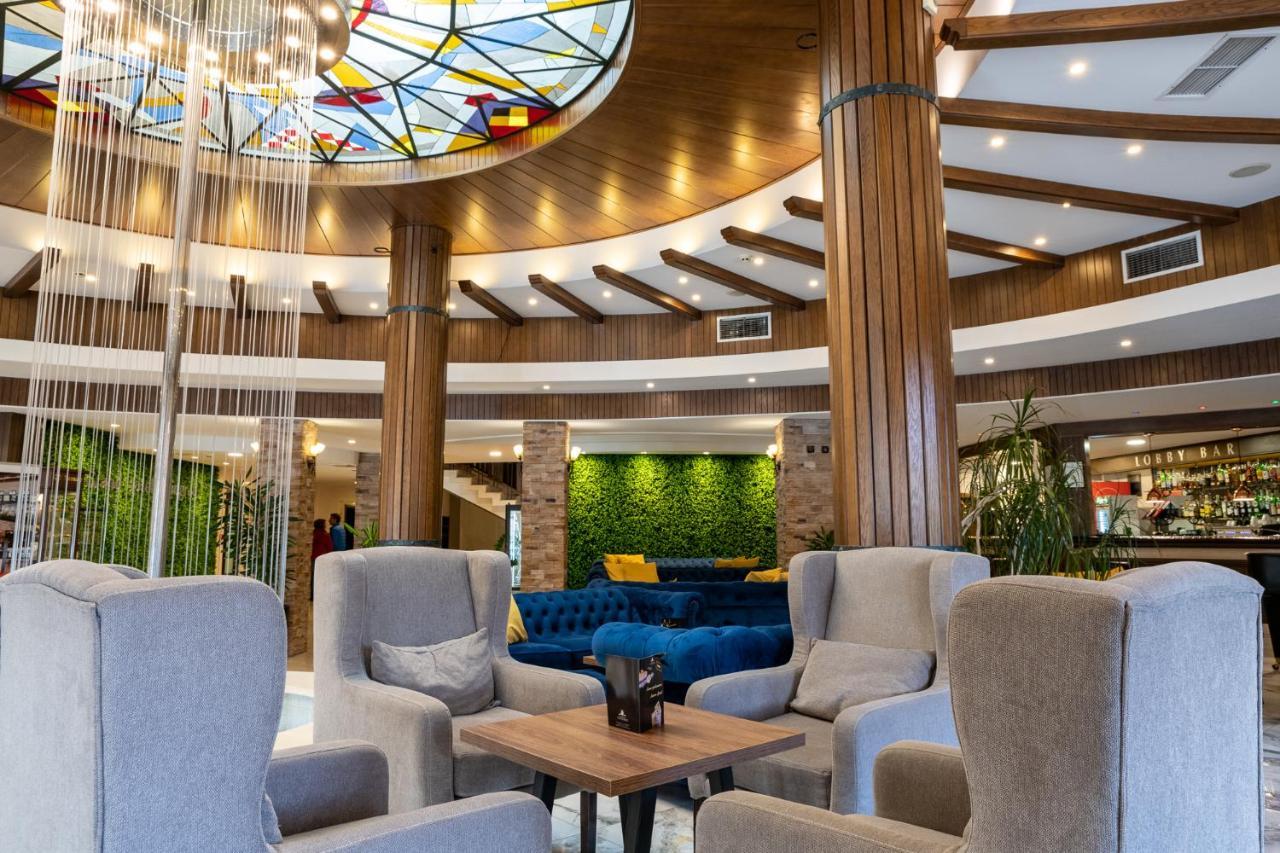 Grand Hotel Velingrad Kültér fotó Lobby
