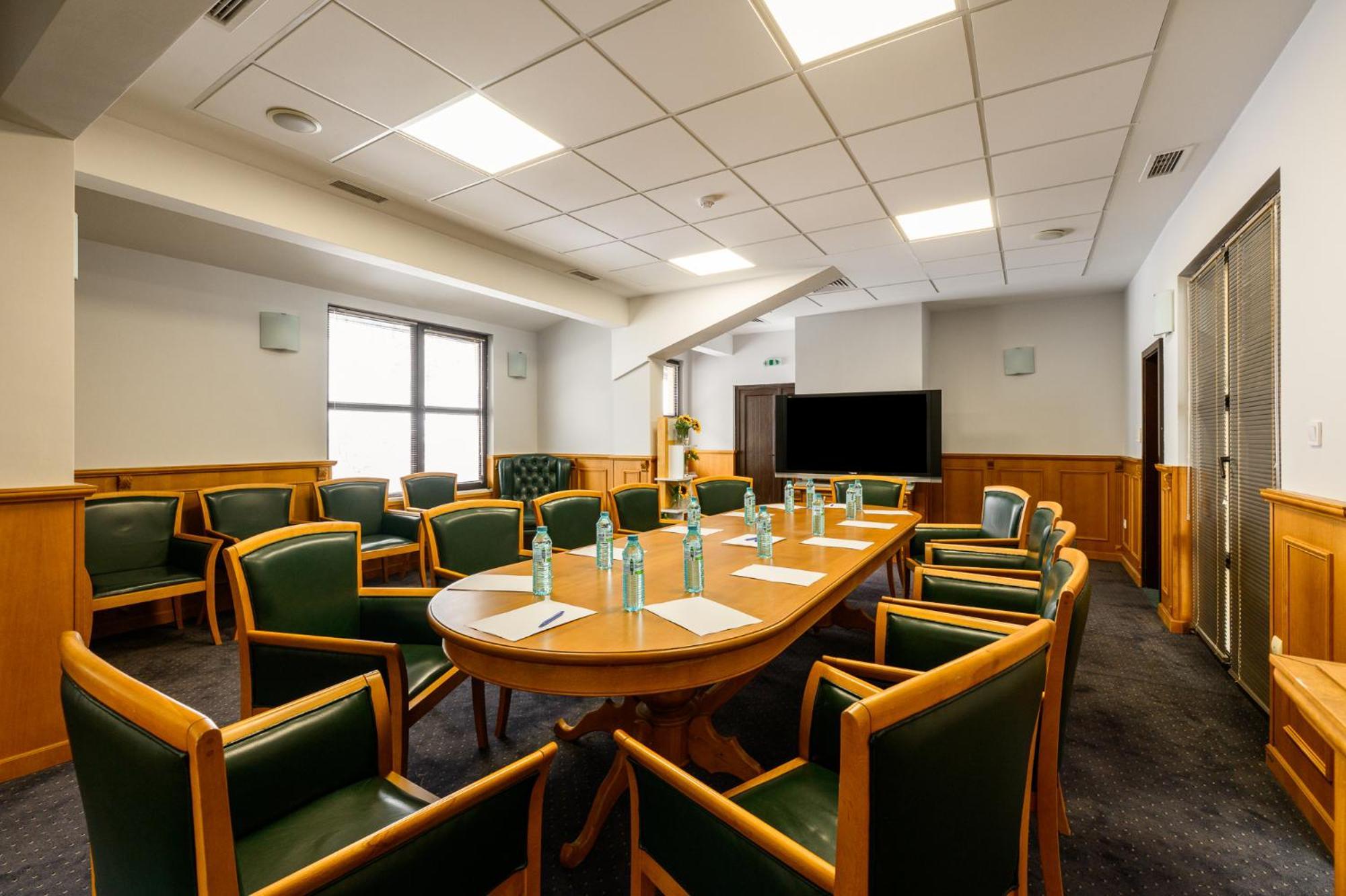 Grand Hotel Velingrad Kültér fotó The boardroom at the National Liberal Club